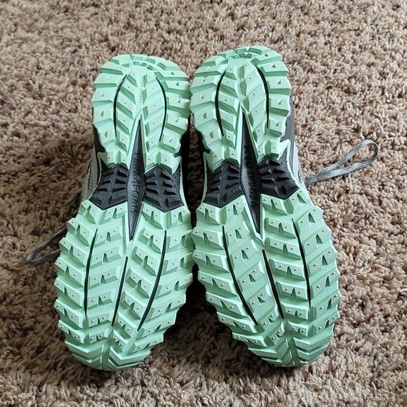 Saucony Shoes - Picture 3 of 10